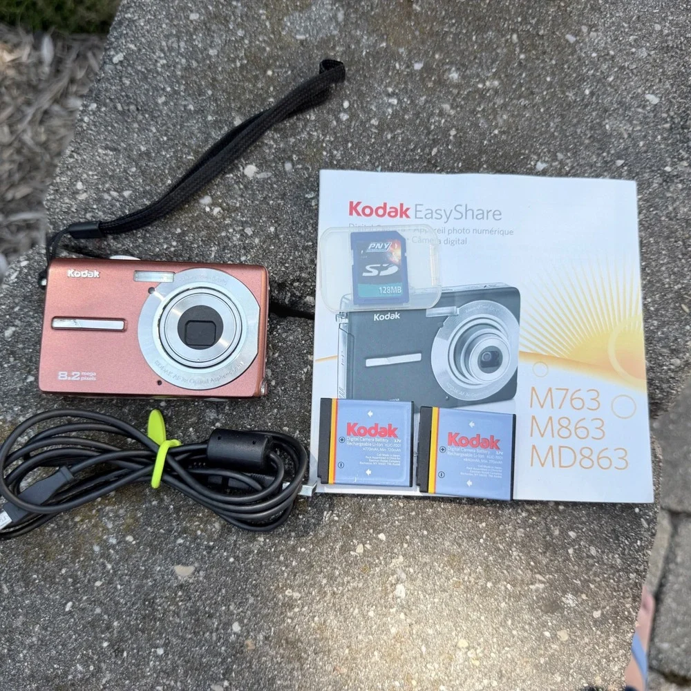 Kodak EasyShare M863 Digital Camera Copper Rose Gold 8.2MP Good 3x Zoom Bundle